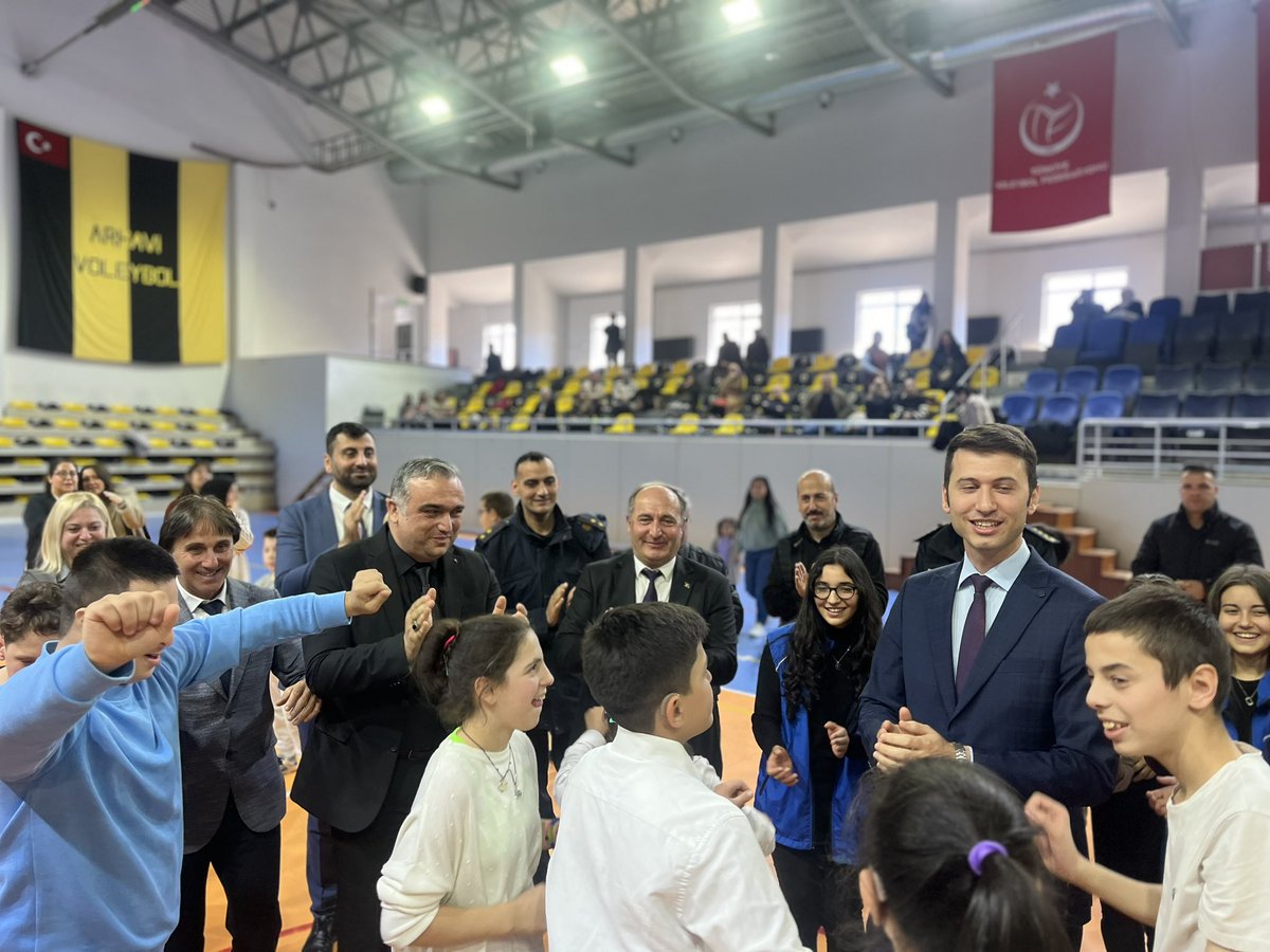 3 Aralık Dünya Engelliler Günü münasebeti ile İlçe Spor Salonumuzda özel eğitim öğrencilerimizle farkındalık etkinliği gerçekleştirdik.

#3AralıkDünyaEngellilerGünü

@oa_bak 
@gsbgenclik 
<a href="/gencliksporbak/">Gençlik ve Spor Bakanlığı 🇹🇷</a> 
@drenesefendioglu 
@mustafademirkiran08 
@hayatiguneri08