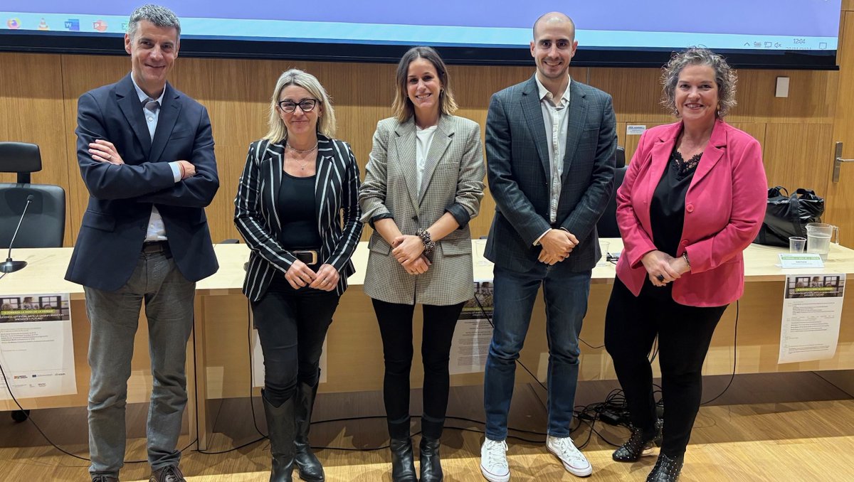 “La hora de la verdad”, organizada por <a href="/DircomSpain/">Dircom</a> #Aragón, <a href="/unizar/">Universidad Zaragoza</a> <a href="/GICIDUZ/">GICID</a>  y <a href="/Periodistas_APA/">Periodistas de Aragón</a> se consolida como referente y punto de encuentro entre Universidad, directores de comunicación y Periodistas contra la desinformación
dircom.org/2024/12/02/la-…