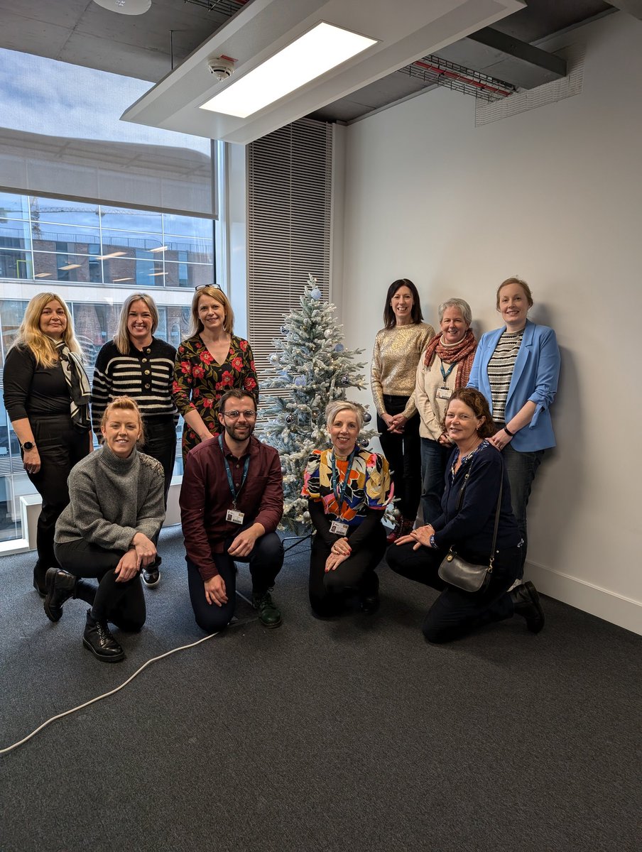 <a href="/cancer_care_uu/">Cancer_Care_UU</a> group came together today with a focused session on digital technology in cancer care. With thanks to speakers @adarleyresearch (<a href="/ucdsnmhs/">UCD School of Nursing, Midwifery & Health Systems</a>), James Clarke (<a href="/careologyhealth/">Careology</a>) and Darren Berkland (<a href="/UlsterUni/">Ulster University</a> )

🎅🏽Not forgetting that important festive cheer 🎄