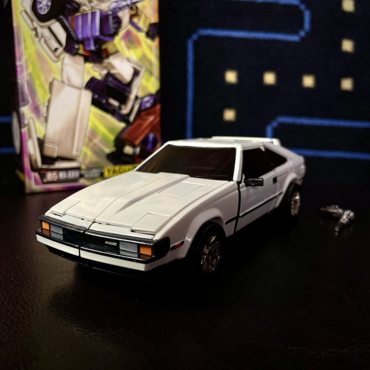 StryderWolfe's tweet photo. Another day, another new Transformer. π
No time for transformation this week thoβ π
#Transformers #toys #Autobots #Omnibots #Downshift #Xtransbots https://t.co/y4XlUf58ZD