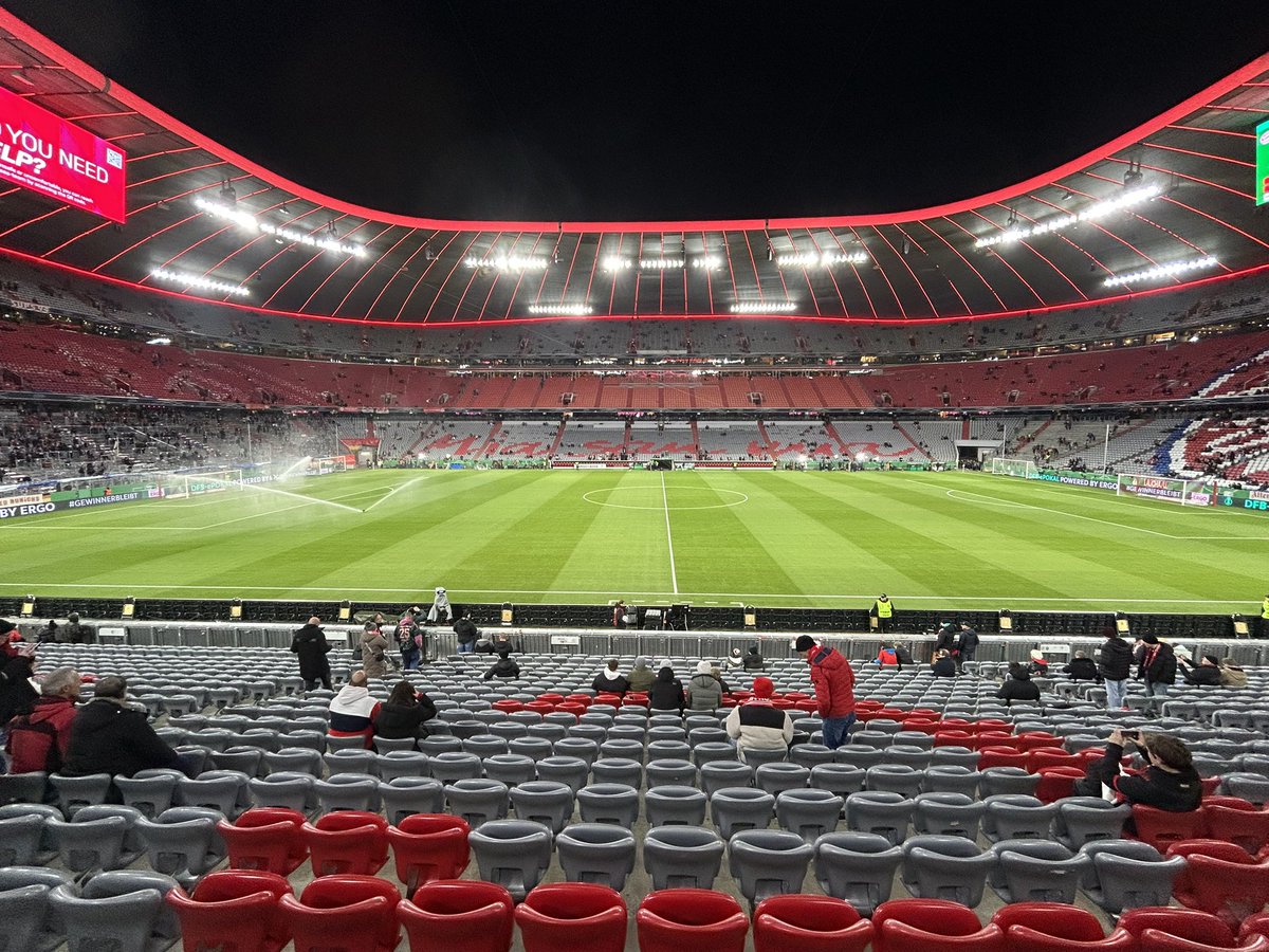 manfred76324370's tweet photo. Packmas @FCBayern 🔴⚪️ gegen Leverkusen #fcbbo4 #dfbpokal #MiaSanMia https://t.co/CydBZPKUpo