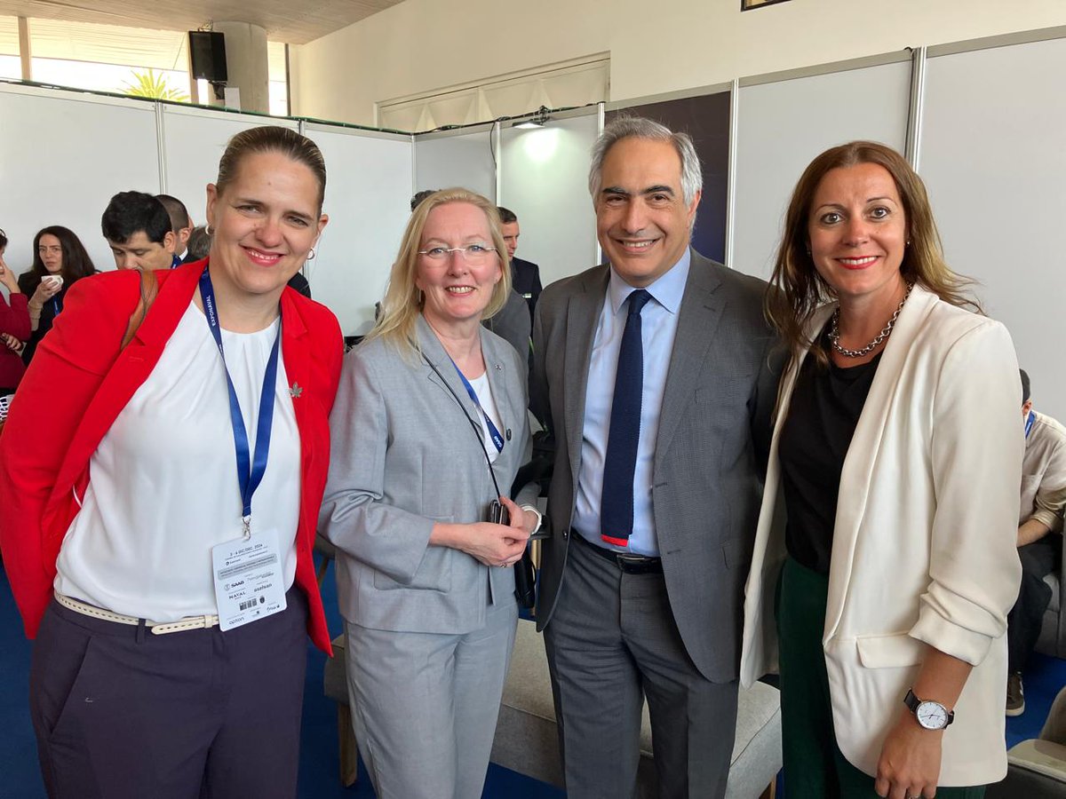 NZinSantiago's tweet photo. 📍Hoy la Embajadora participó en la inauguración de la Exponaval 2024, durante la cual visitó el stand de @HamiltonJetHQ 🇳🇿 y conversó con algunas autoridades.
🤝Esta instancia es una oportunidad de fomentar la innovación y el intercambio comercial en la industria de defensa. https://t.co/f61AuLgxyB