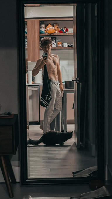 1 pic. Morning :) Snap always sees it first https://t.co/y9eeOlzlFM