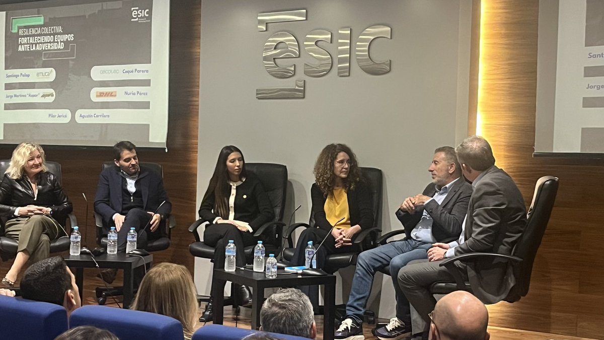 ceeivalencia's tweet photo. Gracias @ESICValencia por invitarnos a esta emotiva jornada y apoyar a las empresas afectadas por la DANA. Escuchamos a Emuca, @AsparTeam , DHL y @CECOTECoficial ❤️🩹 https://t.co/NOdx387jXj