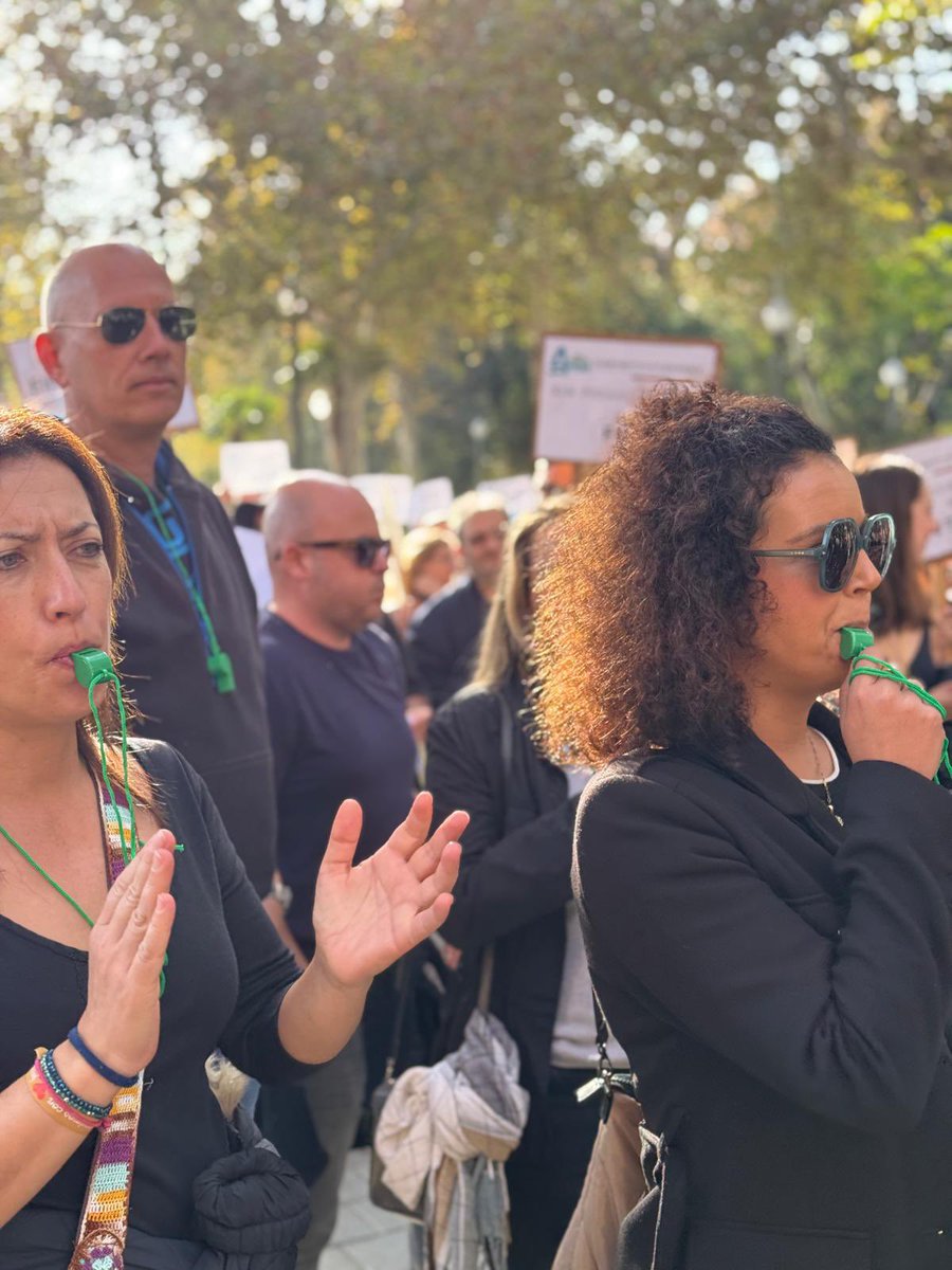 Rmartinez_FSIE's tweet photo. @FSIEAndalucia asiste a la manifestación organizada por @CERMIAndalucia por una financiación justa. Sin financiación no hay futuro #DiaDiscapacidad #JuntosPodemosEvitarlo @plenaiandalucia https://t.co/ff9OgVD7vA