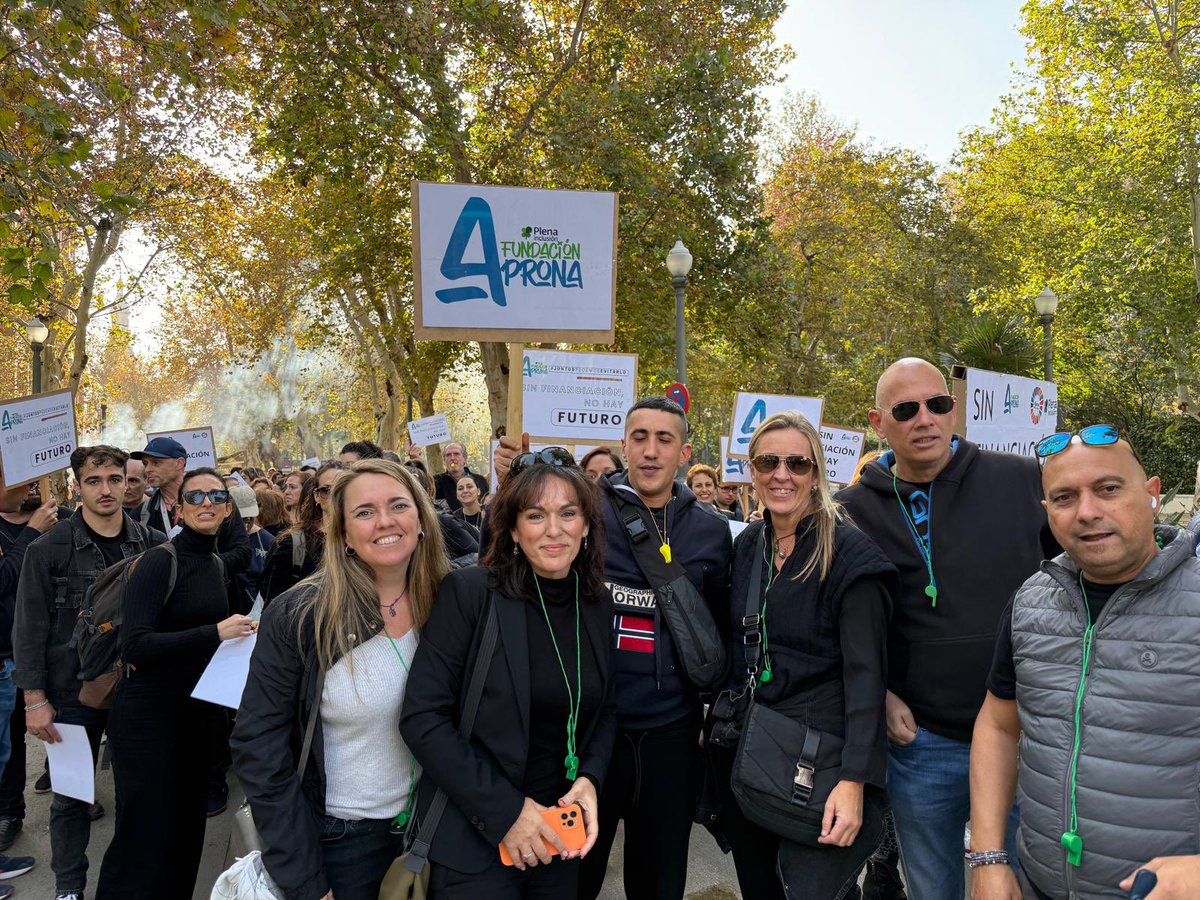 Rmartinez_FSIE's tweet photo. @FSIEAndalucia asiste a la manifestación organizada por @CERMIAndalucia por una financiación justa. Sin financiación no hay futuro #DiaDiscapacidad #JuntosPodemosEvitarlo @plenaiandalucia https://t.co/ff9OgVD7vA