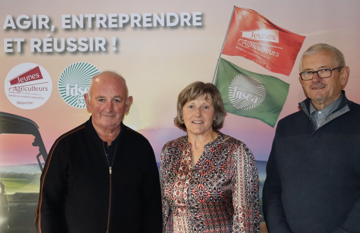 [#Syndical] 🟩🟥 C'est sur une ferme familiale 🐄🐖🌾🚜 que <a href="/fdsea53/">FDSEA53</a> et <a href="/JEUNESAGRI53/">JAMAYENNE</a> lancent ce jour leur campagne aux élections <a href="/ChambagriFrance/">Chambres d'agriculture France</a> en <a href="/lamayenne/">La Mayenne, le Département</a>. Une équipe soudée d'agricultrices et agriculteurs, aux productions et territoires diversifiés ! 🤝<a href="/FNSEA/">La FNSEA</a>
<a href="/JeunesAgri/">Jeunes Agriculteurs</a>