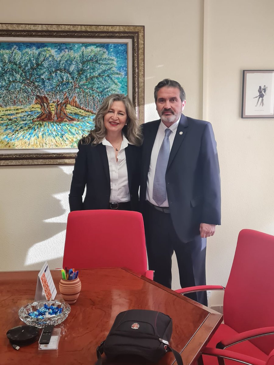 JackieUdeC's tweet photo. Agradezco la oportunidad de haber conversado con el Dr. Alfonso Cruz Lendinez, Gerente de @ujaen y con
Andrés Rodríguez, @AnaPerandres1 y Elena Sánchez de #Macrosad y @ageing_lab, ubicados en @Geolit_Jaen, sobre estrategias de vinculación academia-empresa y de #InnovaciónSocial. https://t.co/JlkkwJEv3X