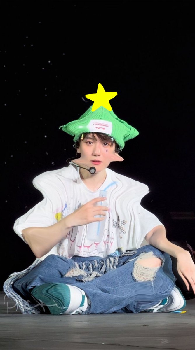 Heraxoxoxo's tweet photo. [ kyoong tree 🎄] https://t.co/xvJCDJHFNd