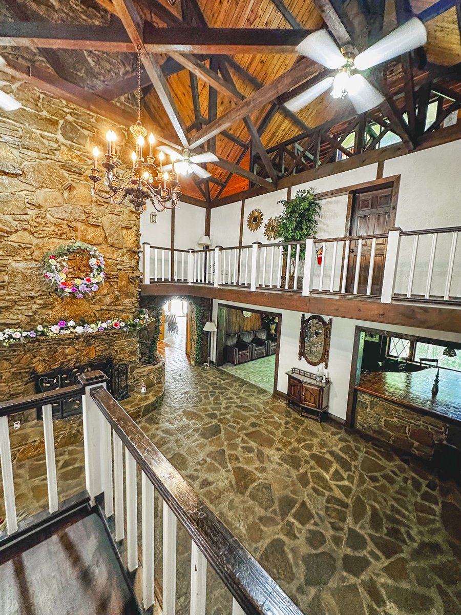 HouseLatinas's tweet photo. We strive every day to deliver exceptional service. We take all sanitary measures necessary to ensure the cleanliness and healthfulness of our clients. Our Services: First Deep Cleaning - Maintenance Cleaning - Move In/Out Cleaning - Real State Cleaning - One Time Cleaning. https://t.co/ZDae08RGZO