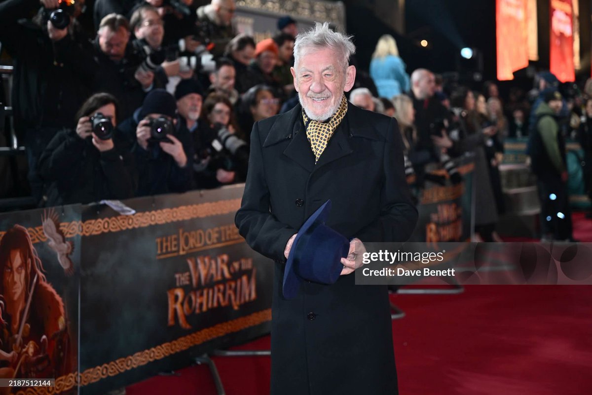 FellowshipFans's tweet photo. Sir Ian McKellen at the premiere of ‘The Lord of the Rings: The War of the Rohirrim’ #WaroftheRohirrim https://t.co/LzLePuHEmM
