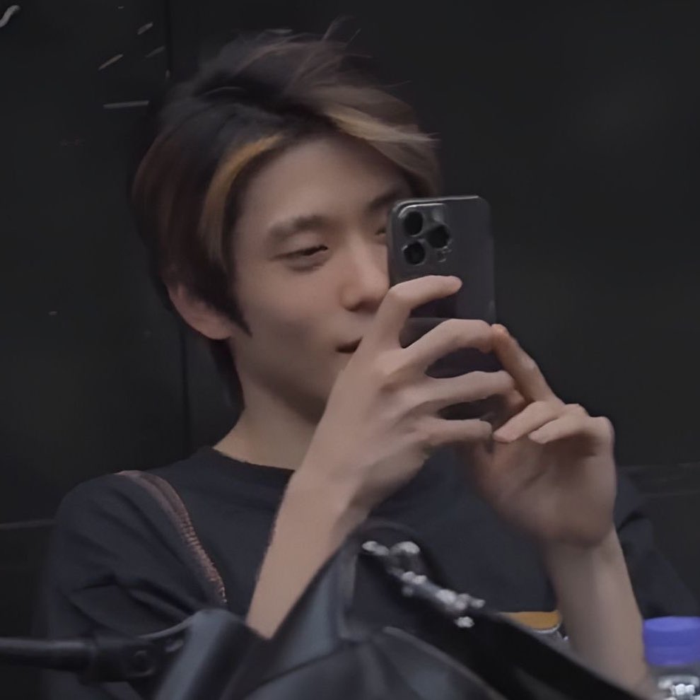 febubery's tweet photo. “บี๋ทางนี้คับ”                                          “😸” https://t.co/9OdgBr4X6M