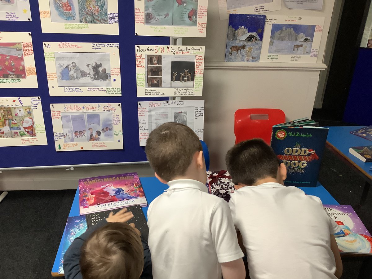 HayfieldLanePri's tweet photo. Mr Carroll enjoyed discussing so many fabulous Christmas books with children and parents at the Christmas Fair. It was fabulous to share the picture book gallery recommendations that the children have worked so hard on. https://t.co/CYKPlM4pA4