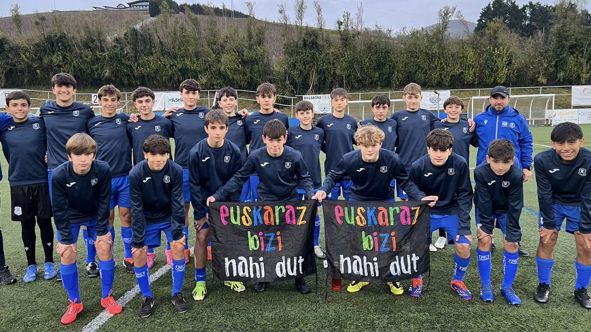 gipuzkoafutbola's tweet image. 🔵⚪️ 𝐆𝐈𝐏𝐔𝐙𝐊𝐎𝐀𝐊𝐎 𝐒𝐄𝐋𝐄𝐊𝐙𝐈𝐎𝐀𝐊

Kadete eta infantil mutilek entrenamendu saioa izan dute Arratzainen.

Sesión de entrenamiento de las selecciones cadete e infantil masc. en Arratzain.

Mila esker @billabonafke -ri zelaia uzteagatik.

#GipuzkoaBatGara