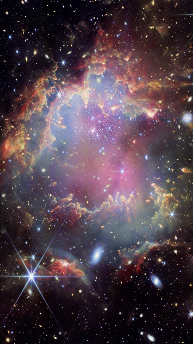 astrosteven_'s tweet photo. Senza dubbio, il telescopio James Webb ci ha mostrato immagini meravigliose dell'Universo e di cosa c'è la fuori.

Ecco un thread🧵 tra le più belle.

1. NGC 602

Sta nella Piccola Nube di Magellano, ed è un giovane ammasso stellare, distante da noi 200.000 anni luce circa. https://t.co/OO0L4Da7La