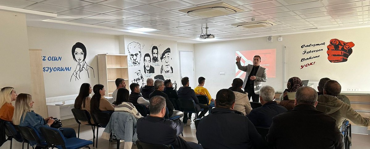 imrantekin47's tweet photo. @GSB_KiziltepeGM de Gençlik ve Spor İlçe Müdürlüğümüz tüm personeline yönelik "Kurum Kültürü ve Etkili İletişim"  Sunumu iki ayrı oturumla yapıldı. Katılımcı tüm arkadaşlara teşekkür ediyor, çalışmalarında üstün başarılar diliyoruz. 
@OA_BAK 
@tuncayulusan 
@tuncay_akkoyun https://t.co/UB5nN1nNeg