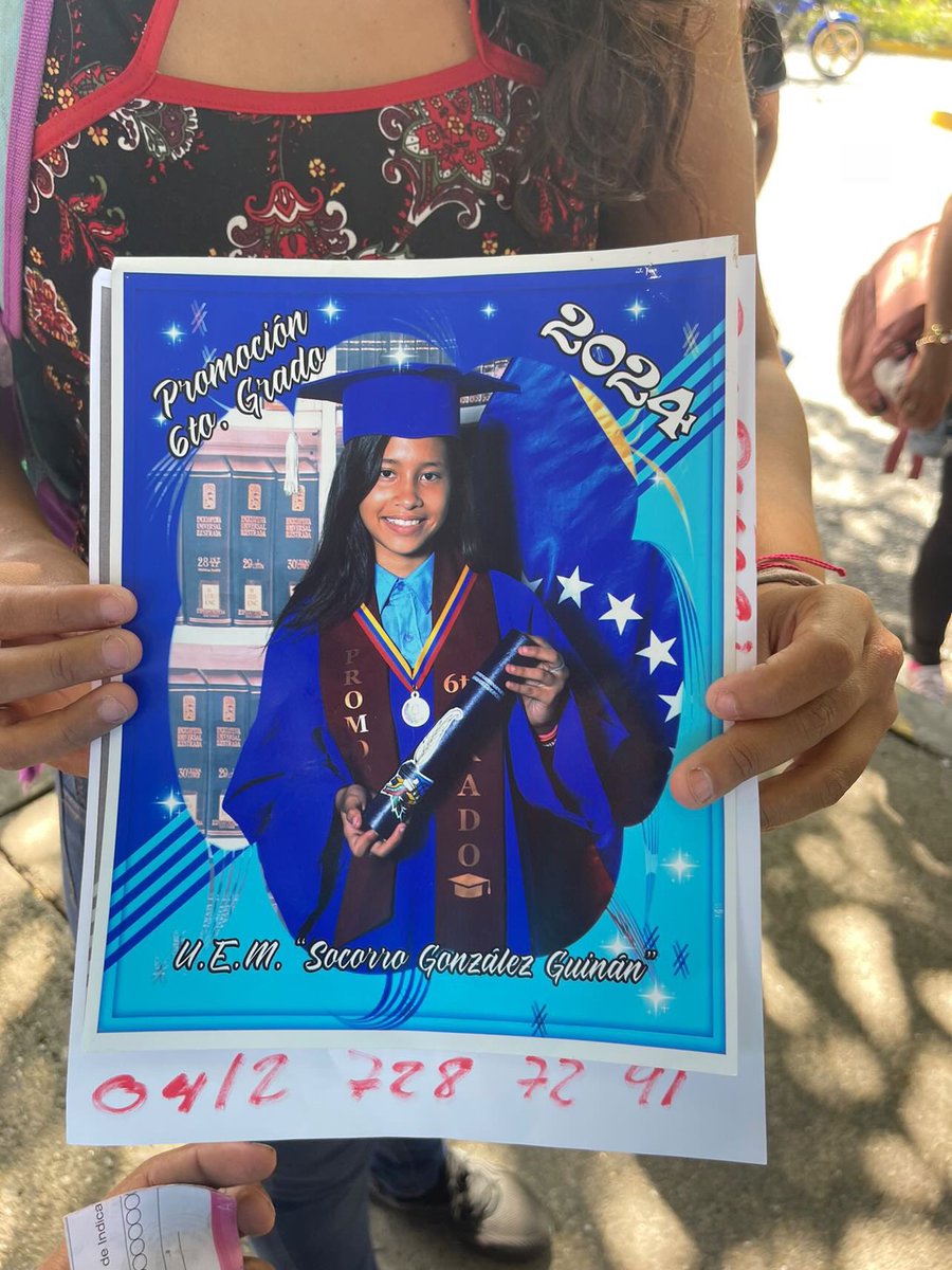 rcamachovzla's tweet photo. Familiares de Kirosny Moronta, de 12 años de edad, número de cédula 35.054.564 la buscan desesperadamente.

Se encuentra #Desaparecida desde el día domingo en Petare. La joven Había ido al concierto de Maelo Ruiz.

Si tiene información comunicarse a través del teléfono 04137287291