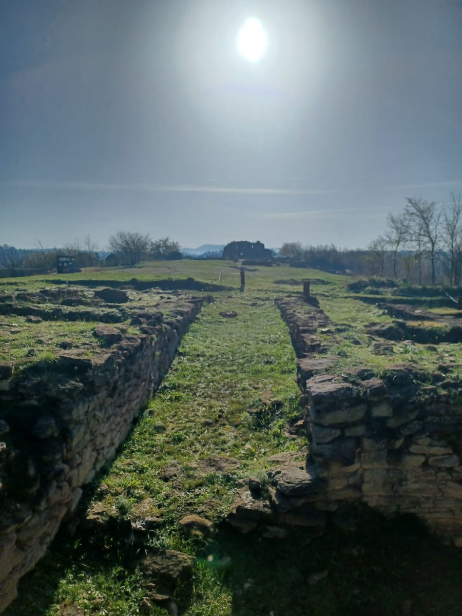 [TARDOR AL CCVIC JOAN TRIADÚ]
👉El passat dissabte dia 30 de novembre va finalitzar el taller QUI SÓN ELS IBERS AUSETANS?,  amb la visita al jaciment arqueològic del <a href="/Museu_Esquerda/">Museu de l'Esquerda</a> de Roda de Ter. Gràcies a la #MontserratRocafiguera per impartir el seu coneixement 😍😍