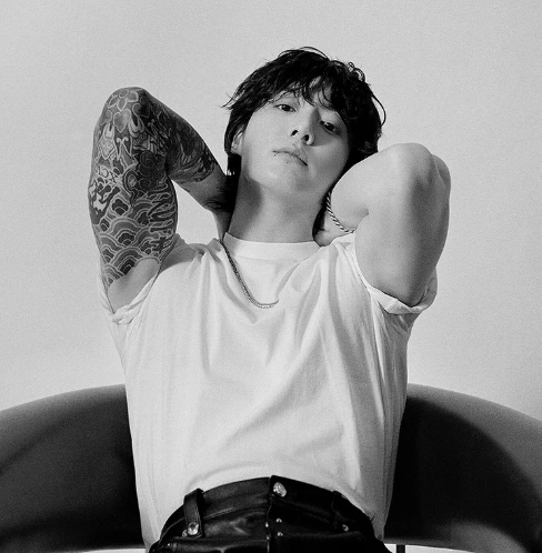 AboutMusicYT's tweet photo. 'Magnetic' ILLIT and 'Seven' by Jungkook were the most streamed songs by kpop artists on Apple Music in 2024. https://t.co/ZBqvtbKl64