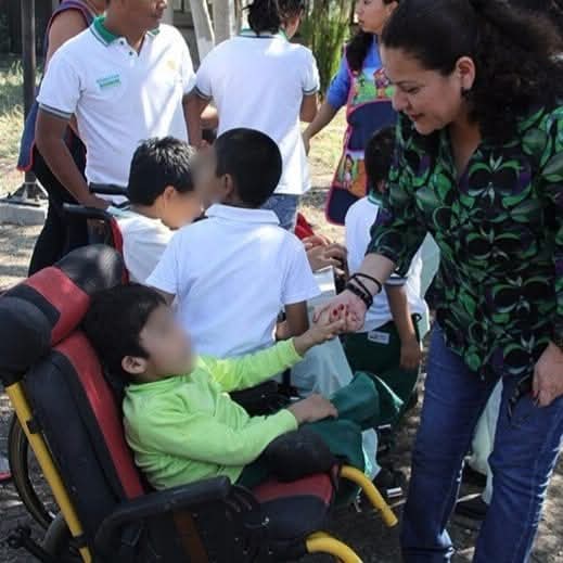 Hoy es el Día Internacional de la Discapacidad, solo cuando en casa o en la familia hemos vivido con alguien que tiene una discapacidad entendemos lo que sienten todas  y todos aquellos que viven con este padecimiento. facebook.com/share/p/18RN58…