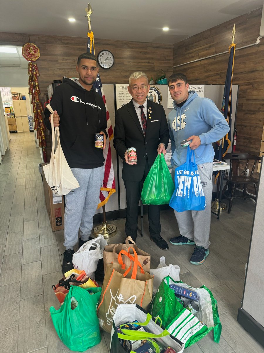 AMLesterChangNY's tweet image. Catholic Charities Distribution!🫂
Today, my office collaborated with Catholic Charities to provide food for those in need and assist in the distribution process. 
Thank you to our donors for making a difference in our community!
#catholiccharities #servewithlove #careforthepoor
