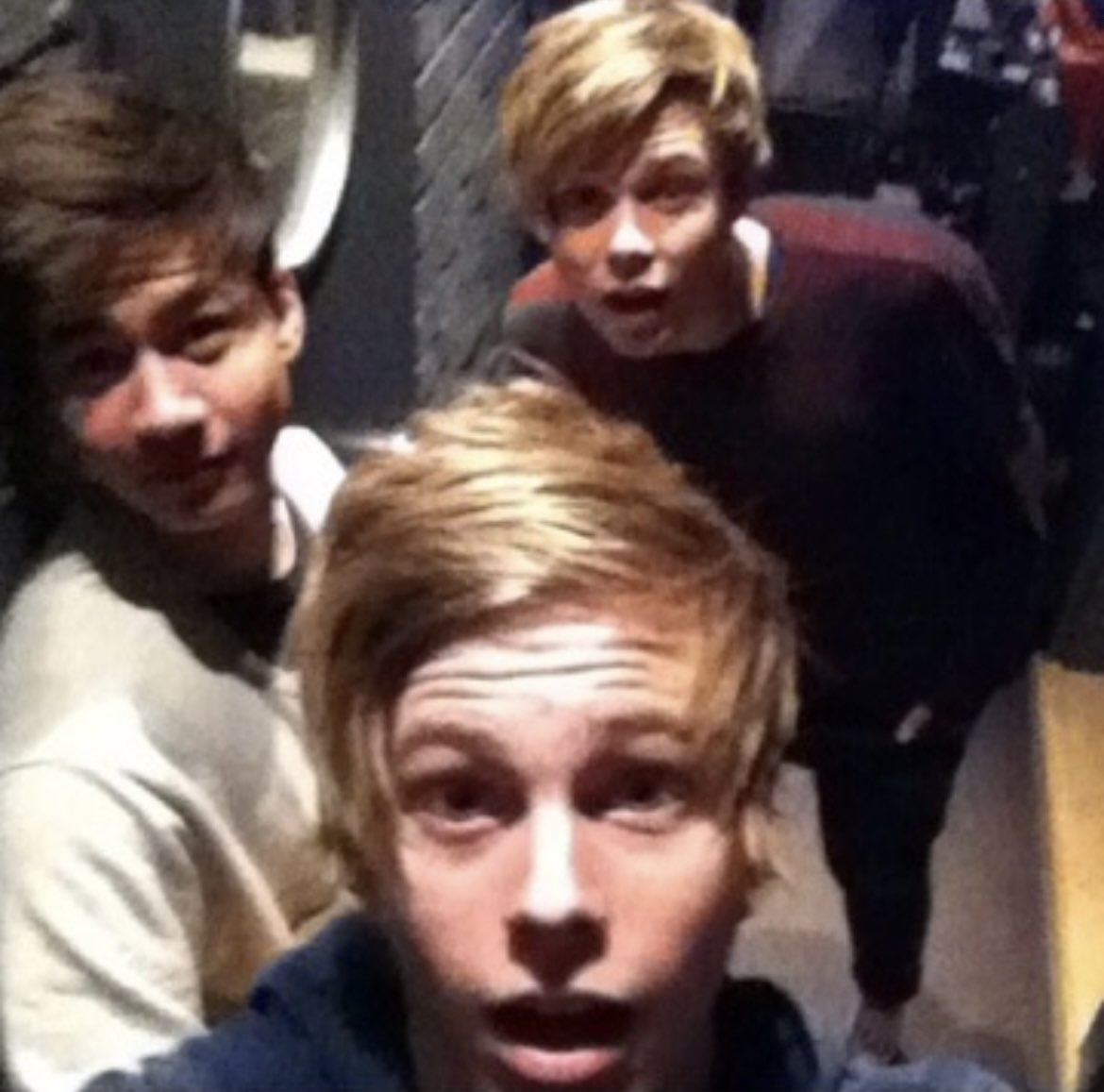 onlineforever6's tweet photo. @Michael5SOS I’ve been in this fandom since 2012 and my iCloud goes back to 2013 you really want this smoke? I’m embarrassed for all of us https://t.co/cdEIjoiFdc