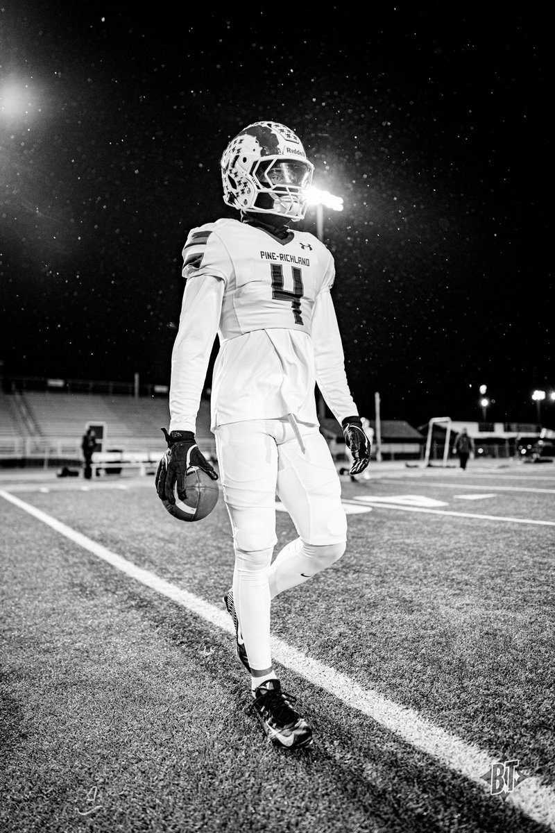 FULL SZN HIGHLIGHTS‼️

5A WPIAL CHAMPS
First Team All Conference
Pittsburgh Post Gazette Fab 22

Stats:
40rec 755yds 8tds
8car 108 yds (55yd TD called back)
4int 10pbu 4 def TDS (2 pick six-2FR)
42tckles 3 forced fumbles

<a href="/DAWGHZERECRUITS/">Dawg House Recruiting</a> <a href="/Coach_LeDonne/">Dr Jon LeDonne</a> 

hudl.com/v/2R6UtE