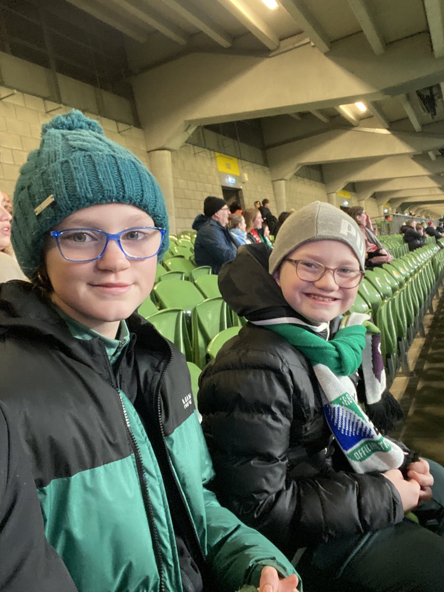 tomhiggins75's tweet photo. COYGIG☘️☘️⚽️⚽️ #COYGIG https://t.co/NezX7btw3K