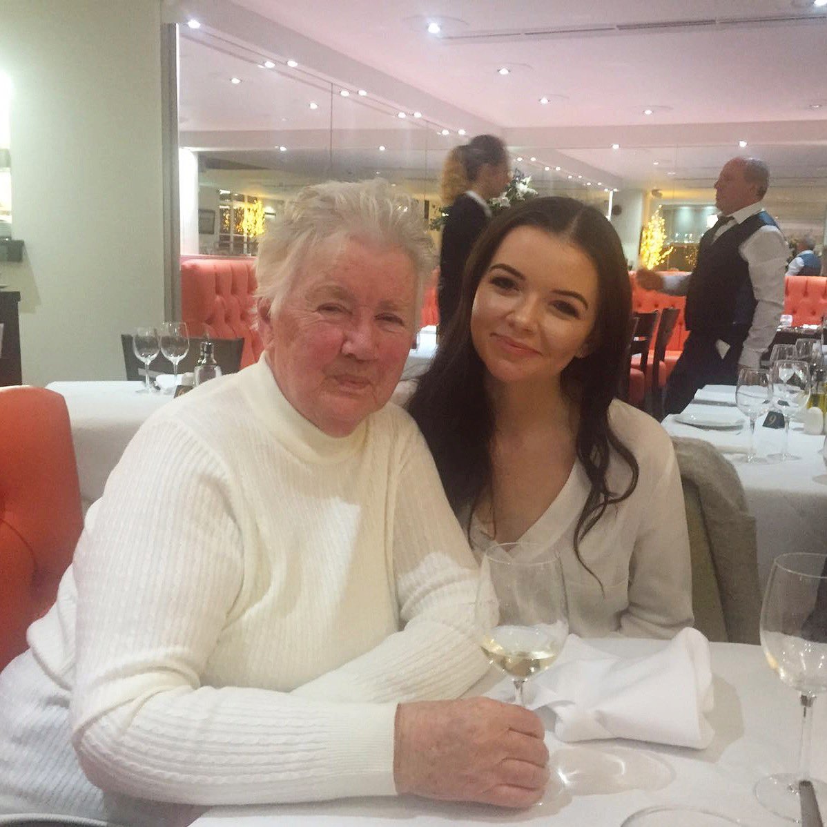 Olivia Sweeney tweet media