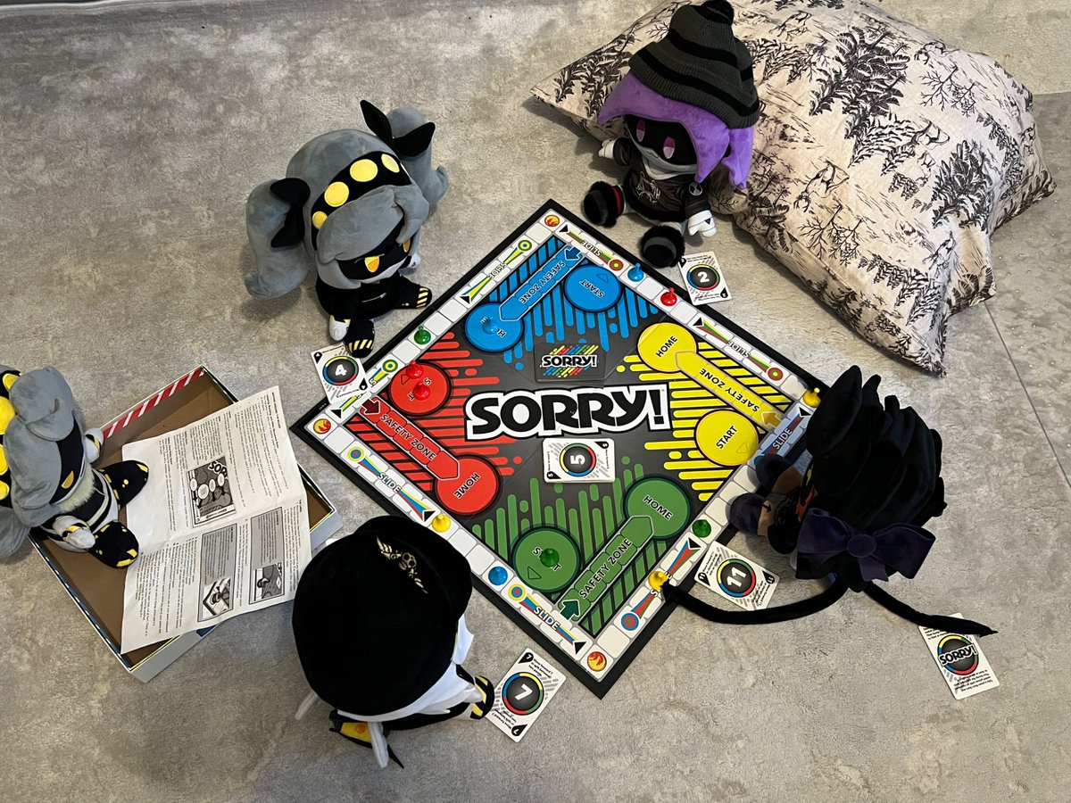 Murder_Drones's tweet image. Hey there! The Murder Drones plush AU is about to release, episode 1 “the pilot” coming out tomorrow!
Currently the sillies are gaming in preparation!

#murderdrones #murderdronesplush #glitch #murderdronesau