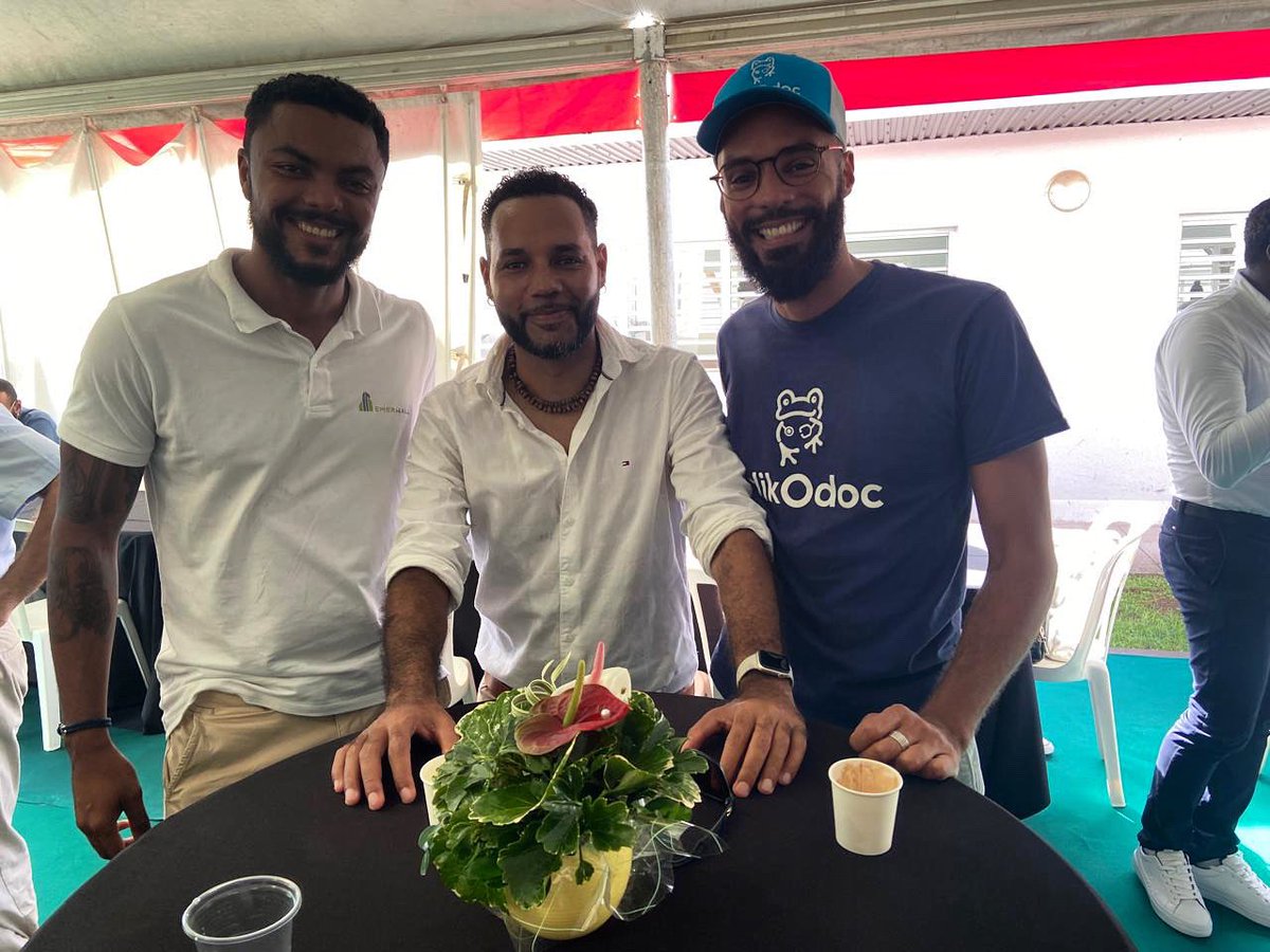 Technopole_MTQ's tweet photo. ✈️Ils sont partis avec #GillesGestel aux Caribbean Innovation Days - #CIDs organisés par Inova Technopole de la Guadeloupe !
Vous les avez reconnus ?
De gauche à droite :
✨Valentin LACROIX (#EMERWALL)
✨Jerome Idylle (@BabypoomApp )
✨Rodolphe-Emmanuel HOSPICE (@Clikodoc_RDV ) https://t.co/QUev5ykbpj