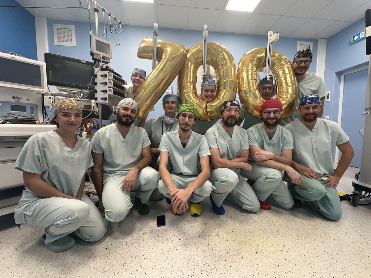#surgery #robotic #Expertise
📢 700 procédures robotique réalisées par le service urologie du @CHU_Caen prise en charge optimale des cancers rein, prostate, vessie.
<a href="/BalochePaul/">Paul Baloche</a> <a href="/WaeckelT/">Waeckel Thibaut</a> <a href="/AntoineBres/">Antoine Bres</a> 
Paul Baloche Thibaut WAECKEL Thomas Vandecandelaere <a href="/Lisa/">Lisa</a> Le Bloa <a href="/LefrancRom/">Lefranc Romain</a>