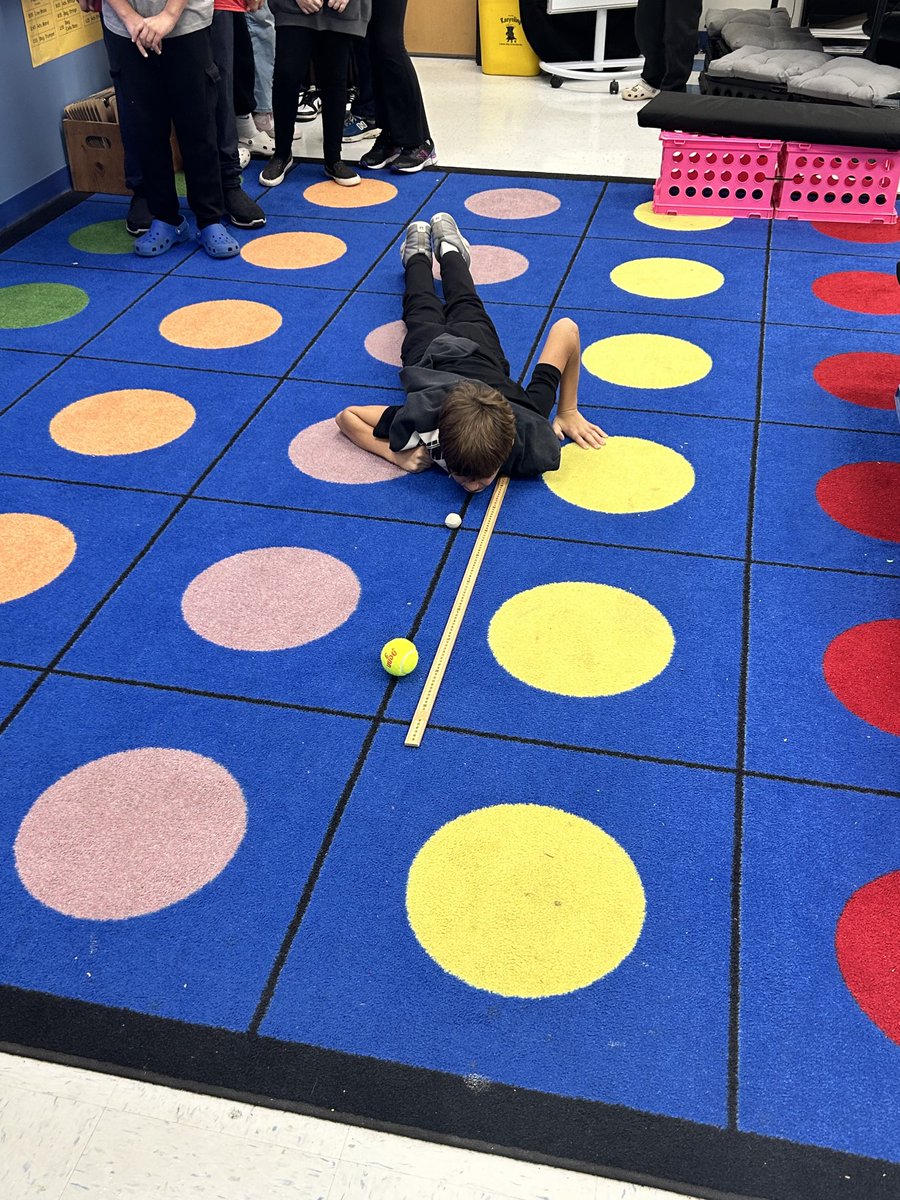 Ms_Rode1's tweet photo. Studying the apparent size of different objects in science lab today. ⁦@SolleyAACPS⁩ ⁦@AACPS_K5Science⁩ https://t.co/TILiXdQ8S6
