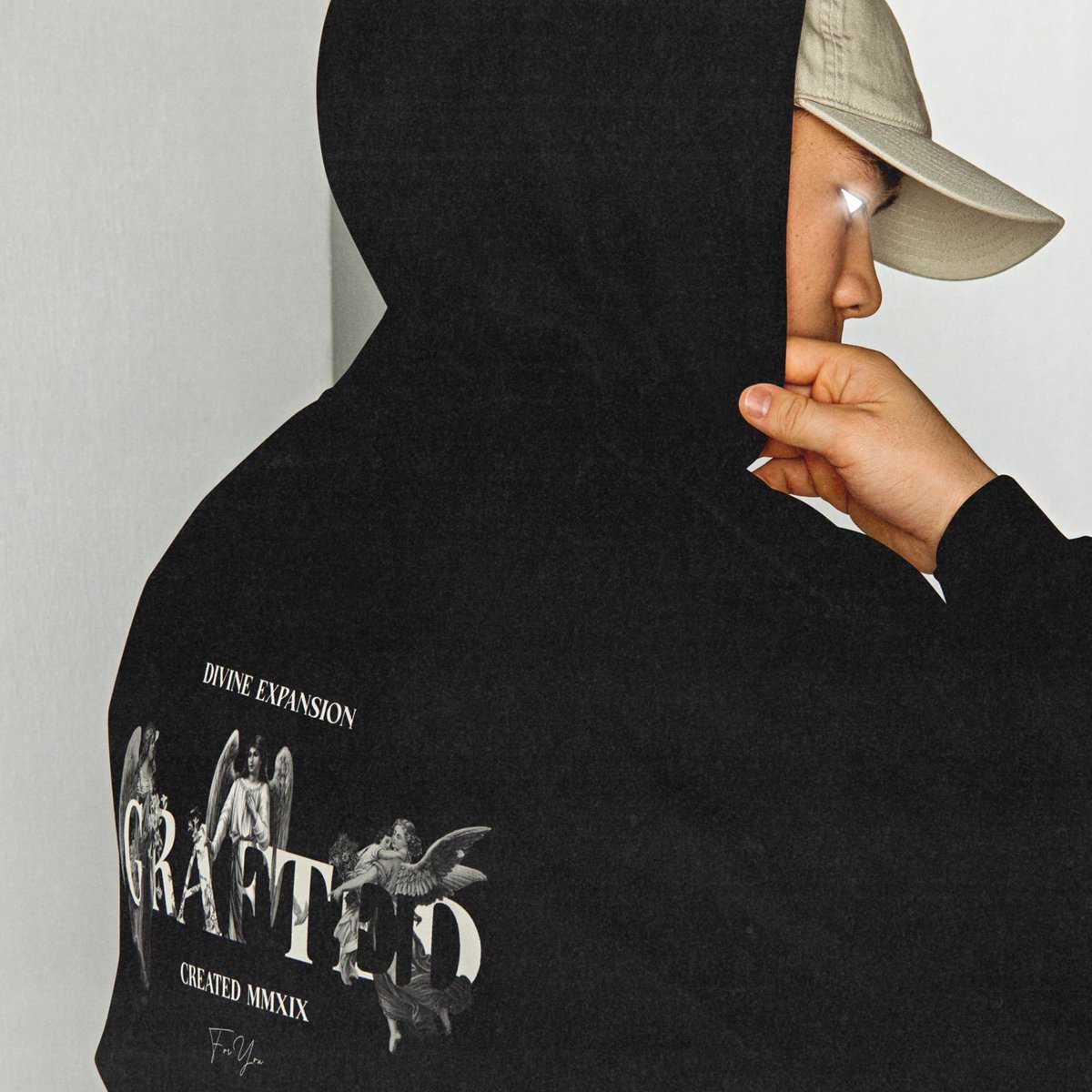 GraftedStore's tweet photo. The time has finally come!  Our biggest and best drop to date, The Divine Expansion! Drop includes;

Beanies
Trucker Caps
Hoodies
T-Shirts

Clothing is available from S - XXL Get them now while stocks last at - https://t.co/pleeZKzmN1  
#clothingbrand #designstudio #uniquegifts https://t.co/gnfRDocWsr