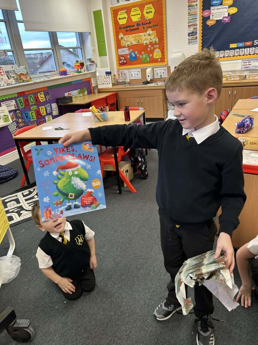 MrsGrayMPS's tweet photo. It’s day 2 of our Bookvent. Today we opened book 2! It was a great read. We had a big chat about the difference between Santa Claus and Santa Claws. I wonder what day 3 will bring?! @muiredgeprimary #readingschools #muiredgefamilyreads https://t.co/peRVqaGr0W