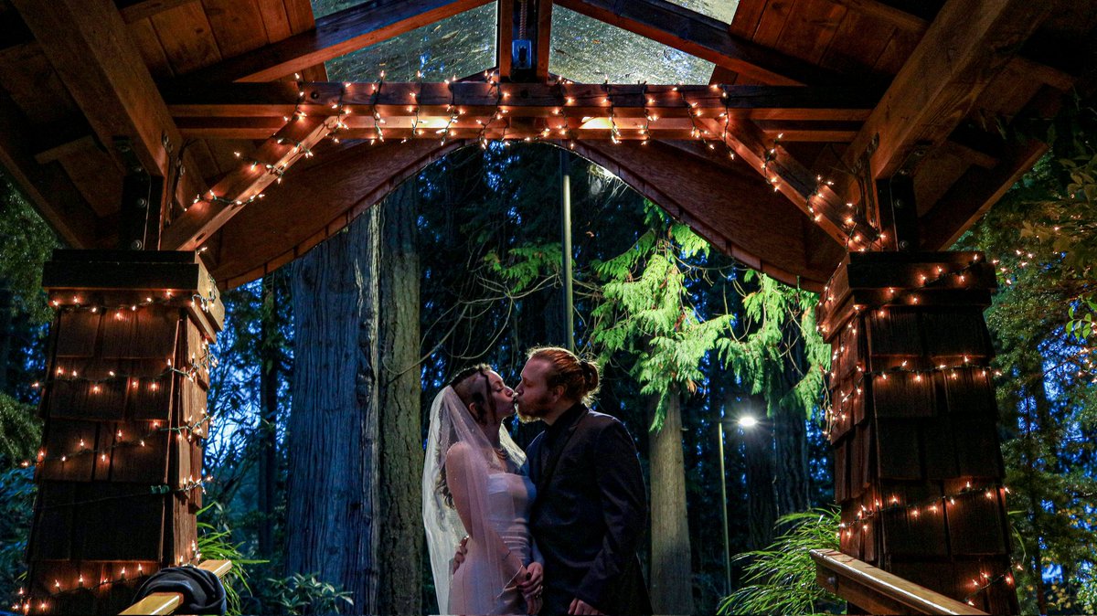 zxchowens's tweet photo. I'm a married man!! https://t.co/Uxmu86Zaf3