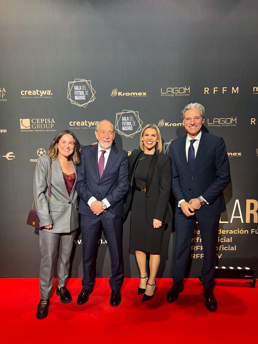 futbolellascff's tweet photo. Nuestra presidenta Ana Rodríguez Quirós presente en la gala anual de la @RFFM_oficial  junto a:

🔸Paco Díez (Presidente de la RFFM).
🔸Judith Piquet (Alcaldesa de Alcalá).
🔸José Gallardo (Secretario general de la RFFM). https://t.co/rgecuAC2DM