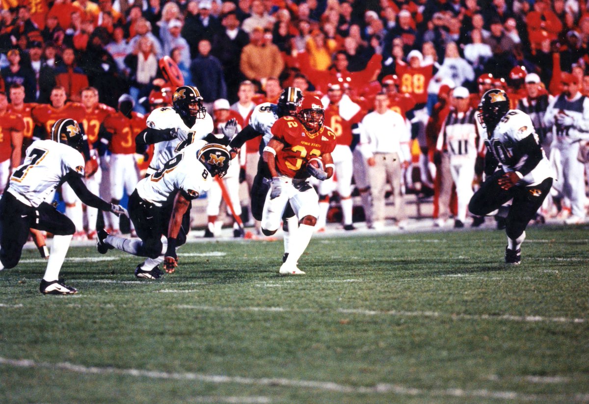 This is what I see in this photo
1. All-Big 12 Cyclone and NFL star <a href="/JJMoses84/">JJ Moses</a> 
2. 5 defenders
3. 0 tackles
#CyclONEnation