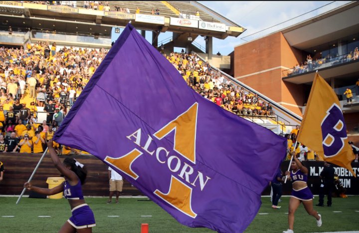 makhiconnor's tweet image. Alcorn State Offered !! 🟡🟣
(Blessed)