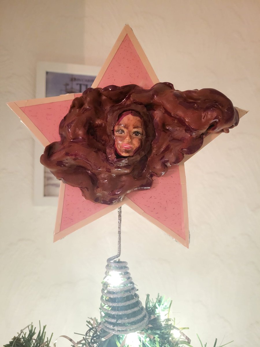 This year's fantastic tree topper from Faye. One of our films of the year, hands down #TheSubstanceMovie 

Whilst you're here, check out our best Christmas horrors #christmas

open.spotify.com/show/6qiPRkJ2r…