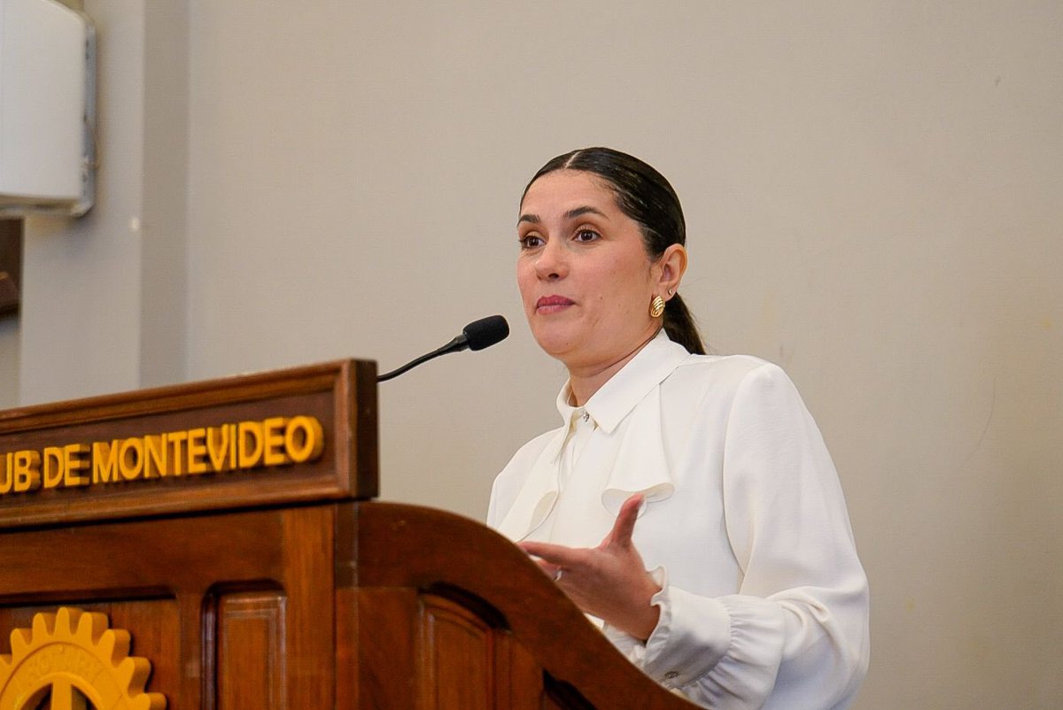 vickitacaceres's tweet image. Gracias al @Rotarymvd por la invitación. Fue un placer participar en este último almuerzo del año e intercambiar sobre los desafíos y avances de la educación en nuestro país.