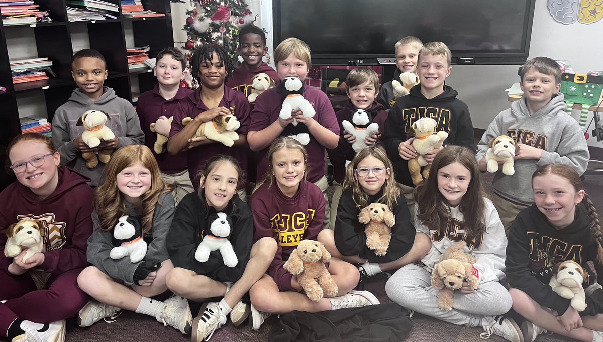 Battle Pups were delivered to all grammar school students yesterday.

The mission of the pups is to ensure no one faces difficulties alone. 

You can see a short video here about the Battle Pups.
youtube.com/watch?v=8Tg-rE…