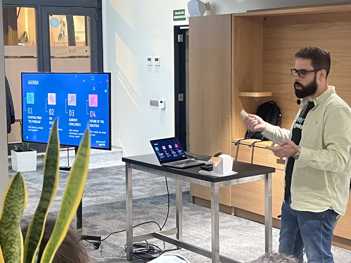 cloudnativebcn's tweet image. Now Luis Serra will share his experience building GitLab runners as a service to manage multiple teams requirements with Fleeting Runners at @xgeeksio π