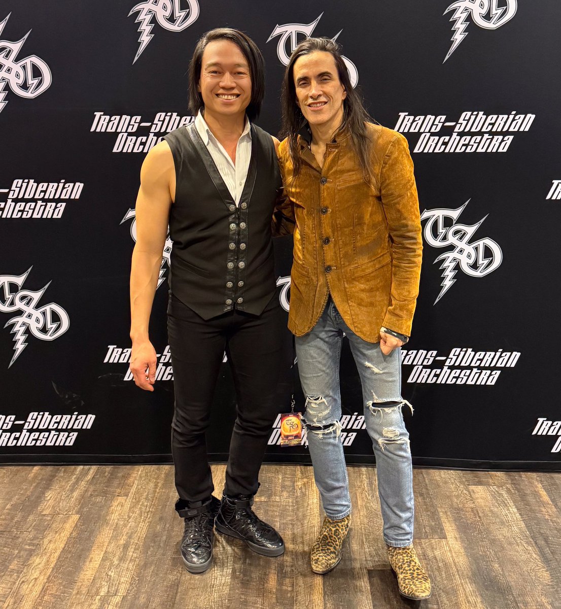 When your musician heroes are kinder &amp; kooler than expected! <a href="/nunobettencourt/">Nuno Bettencourt</a> 🎸🤘#Nuno #NunoBettencourt #NuniBettencourtOfficial #Extreme #Guitar #Guitar #GuitarPlayer #Mutha #PlayWithMe #Rise