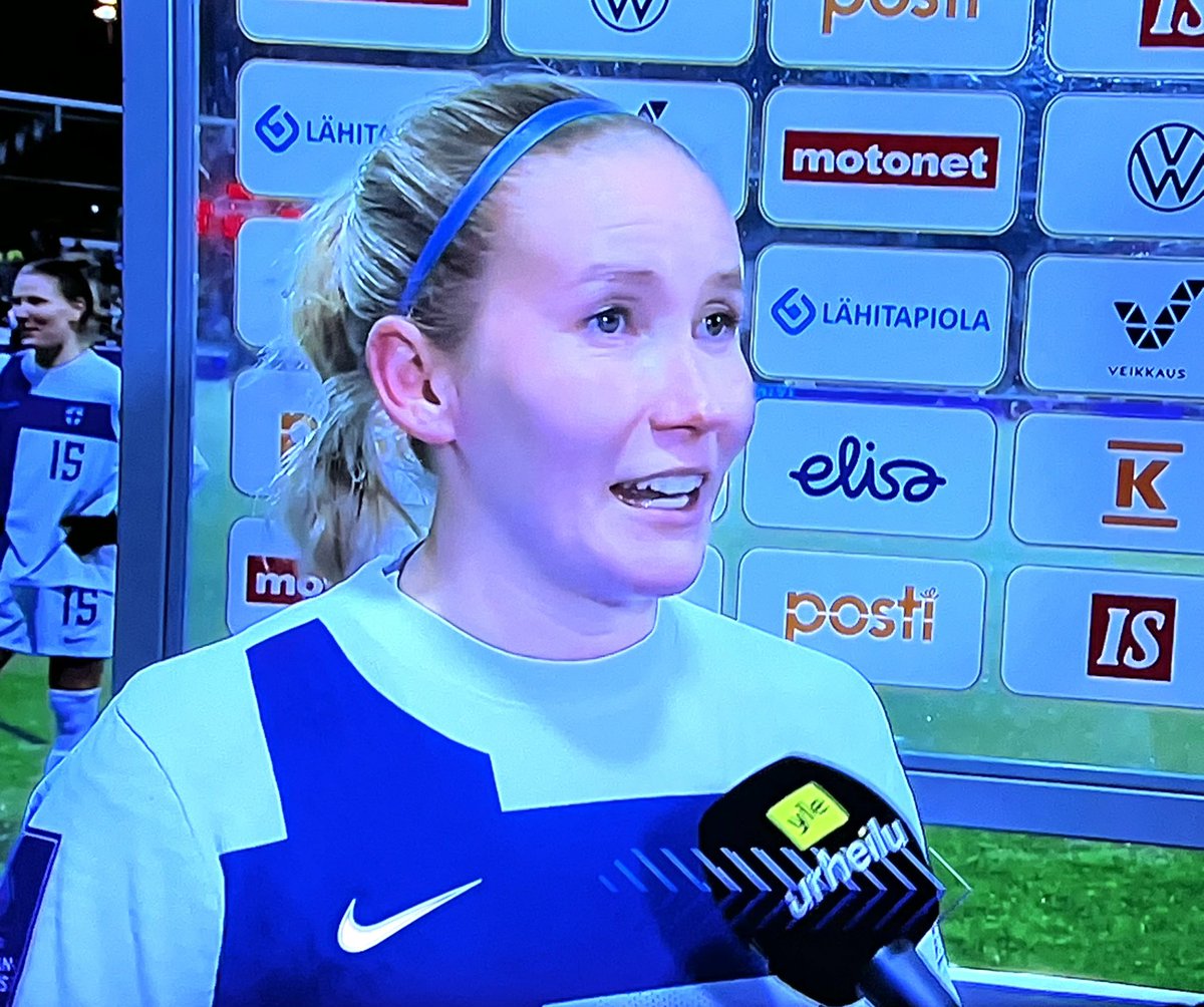 Mahtava taistelu ja kisapaikka! Hienoa <a href="/HelmaritFI/">Helmarit</a> 🥰 ja upea tarina <a href="/IlvesJuniorit/">Ilves juniorijalkapallo</a> kasvatti Nea Lehtolan matka vaikeuksien kautta voittoon. Onnea upeasta työstä valmentaja <a href="/SalorantaMarko/">Marko Saloranta</a> 🇫🇮