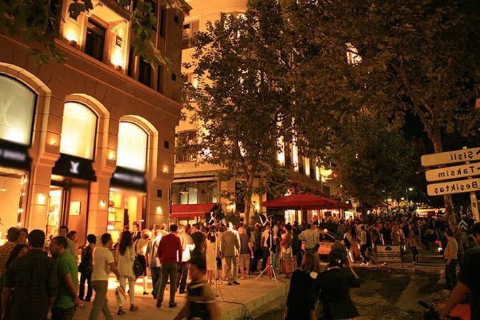 Bu iki şehri aynı hukukla yönetmek düşünülebilirmi? Vicdan, adalet. Gömülmedik ama yaşıyormuyuz sorun bir hele.. cevabını yüreğiniz kaldıracakmı??
#mücbirsebepuzatılsın
<a href="/RTErdogan/">Recep Tayyip Erdoğan</a>
<a href="/HMBakanligi/">T.C. Hazine ve Maliye Bakanlığı</a>
<a href="/memetsimsek/">Mehmet Simsek</a>
<a href="/gibsosyalmedya/">Gelir İdaresi Başkanlığı</a>