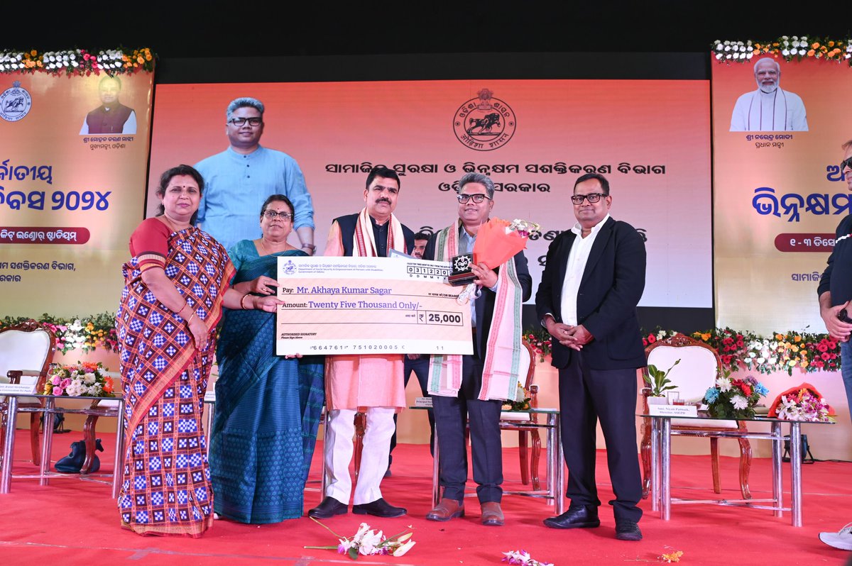 SSEPD2's tweet photo. Celebration of International Day of Persons with Disabilities

The Hon'ble Minister, @SSEPD2 Shri @NityanandaBJP, graced the occasion at KIIT Indoor Stadium, Bhubaneswar, in the presence of Principal Secretary Shri @BPSethi, Director Smt. @niyati_pattnaik, and the @state_scpd. https://t.co/I5UO0V0xpr