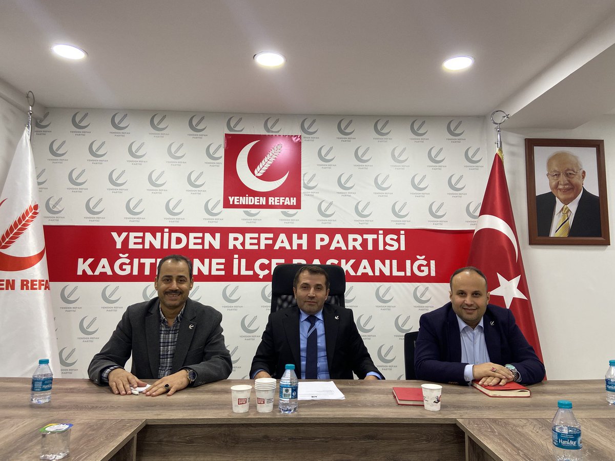 refahkagithane's tweet photo. Yeniden Refah Partisi Kağıthane İlçe Başkanlığı olarak haftalık İlçe toplantımızı İlçe Başkanımız sn. Şemsettin BAĞ’ın riyasetinde İlçe sorumlumuz sn. İbrahim GÜNEŞ’in katılımlarıyla gerçekleştirdik. Alınan kararlar hayırlara vesile olsun. @erbakanfatih @nuriozatatr @refahist https://t.co/UM3dGxdvU5