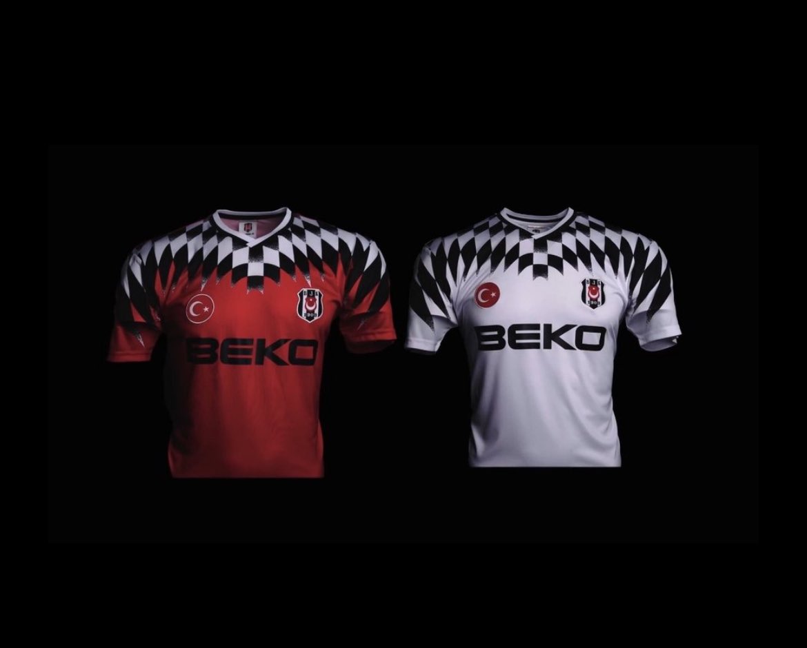 Beşiktaşımızın ve Kartalyuvalarımızın hiç olmadığı kadar ihtiyacı var şuan Büyük Beşiktaş taraftarına… 
Yarından itibaren bu mükemmel nostalji formalarımızın satışı için sizleri bekliyor olacağız mağazalarımıza…
Gün birlik olma günü..
Sen Ben Yok… Beşiktaş var…
Bırakıp