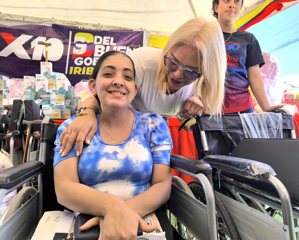 #3Dic |📲💯 <a href="/VenAppSocial/">Ven | App</a> creada por Pdte <a href="/NicolasMaduro/">Nicolás Maduro</a> llega en #Iribarren a 82mil 600 casos atendidos y cerrados con nueva entrega de ayudas humanas realizada por alcalde <a href="/LuisJonasReyes/">Luis Jonás Reyes</a> desde el Complejo Ferial Bicentenario 
<a href="/montezumal/">Leonardo Montezuma</a> <a href="/ElCuartoRoj0/">El Cuarto Rojo</a>
#NaGuaraLuisJonas
